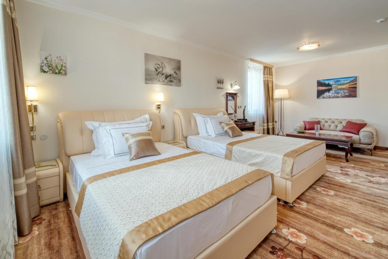 Residence Konstantina Palace カザンラク エクステリア 写真