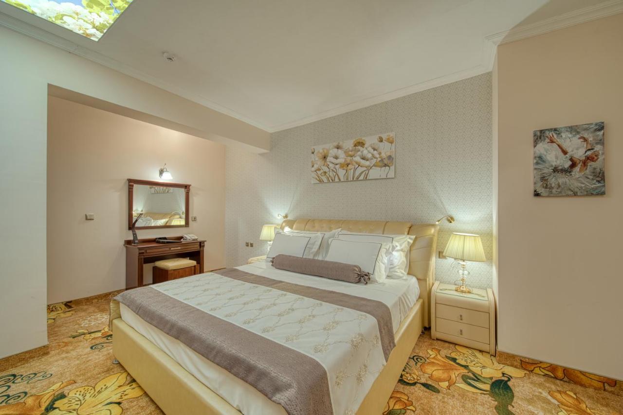 Residence Konstantina Palace カザンラク エクステリア 写真