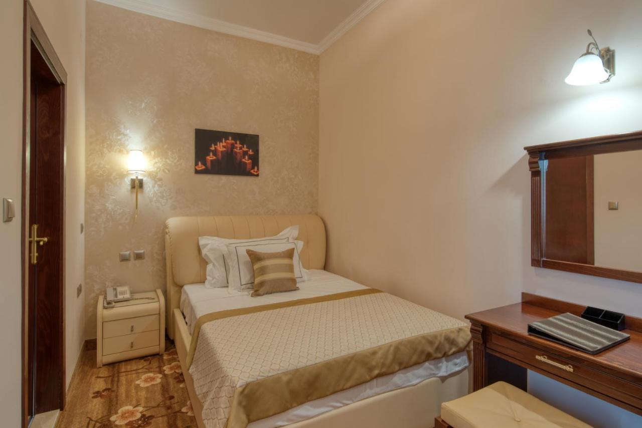 Residence Konstantina Palace カザンラク エクステリア 写真