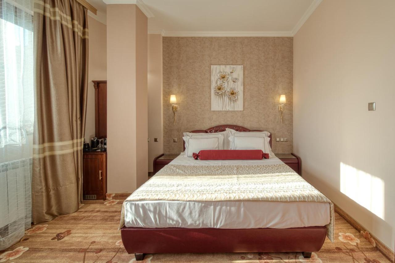 Residence Konstantina Palace カザンラク エクステリア 写真